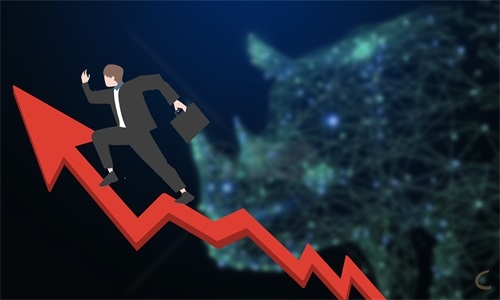 A股三大指数低开沪指跌0.21%